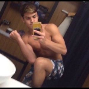 Meet your Posher, Dayana